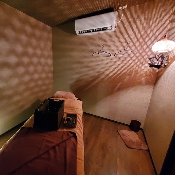 三島市のリラクゼーションサロンLotus(ロータス)の個室写真