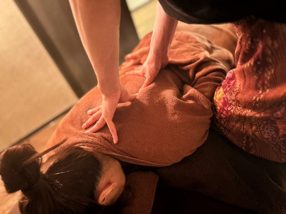 三島市にあるマッサージ店「リラクゼーションサロンLotus(ロータス)」のマッサージ写真